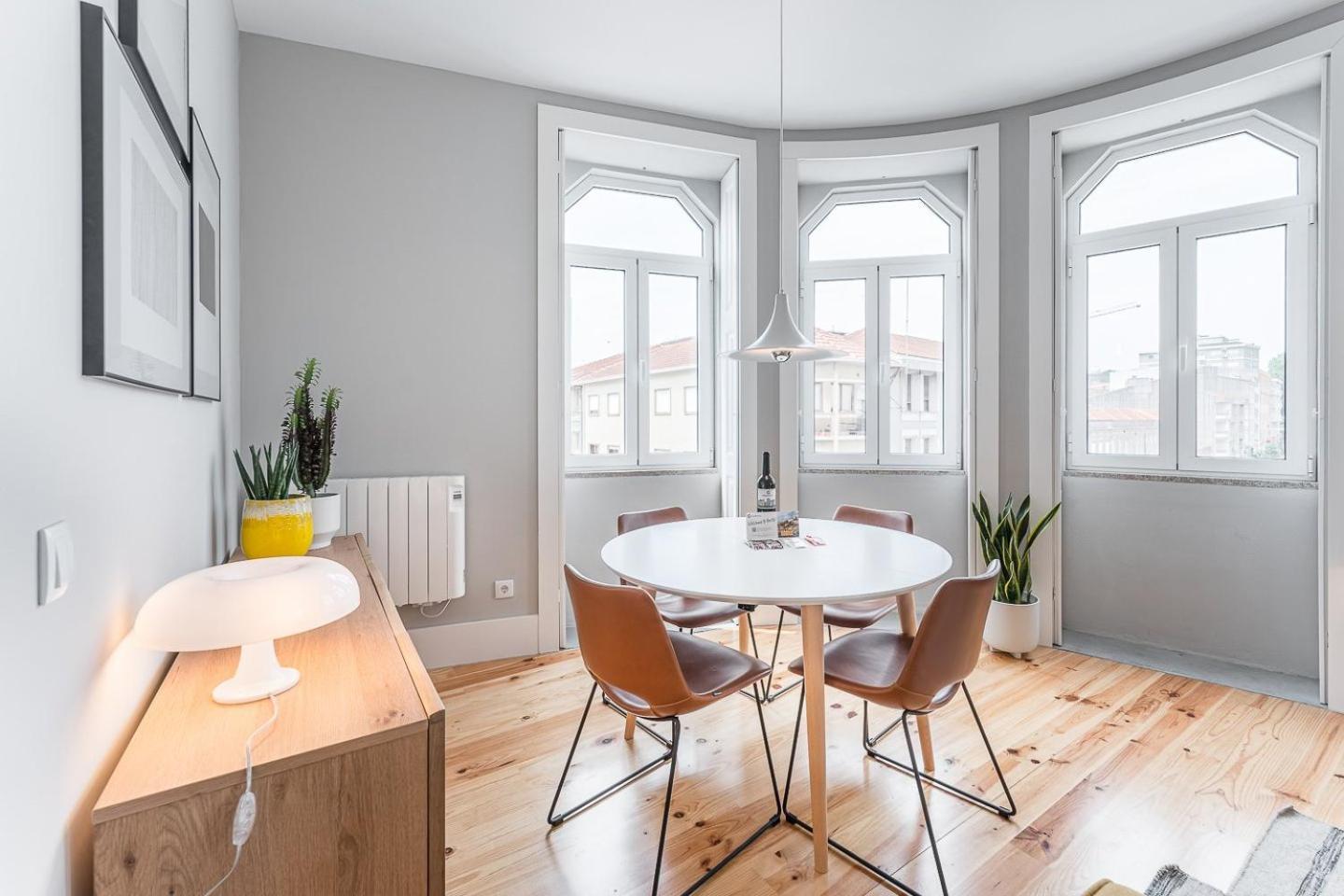 Guestready - Colorful Apt Near Agosto Station Porto Zewnętrze zdjęcie