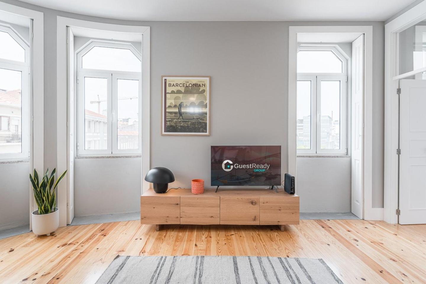 Guestready - Colorful Apt Near Agosto Station Porto Zewnętrze zdjęcie