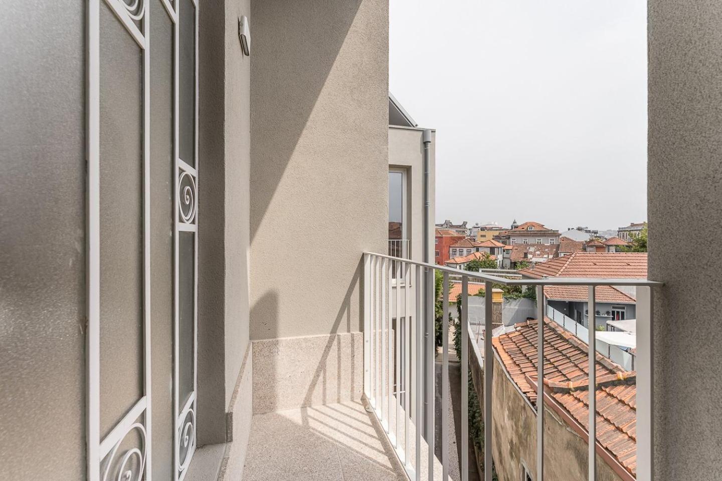 Guestready - Colorful Apt Near Agosto Station Porto Zewnętrze zdjęcie